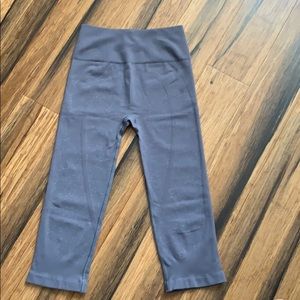 Lululemon mauve ebb to street crop